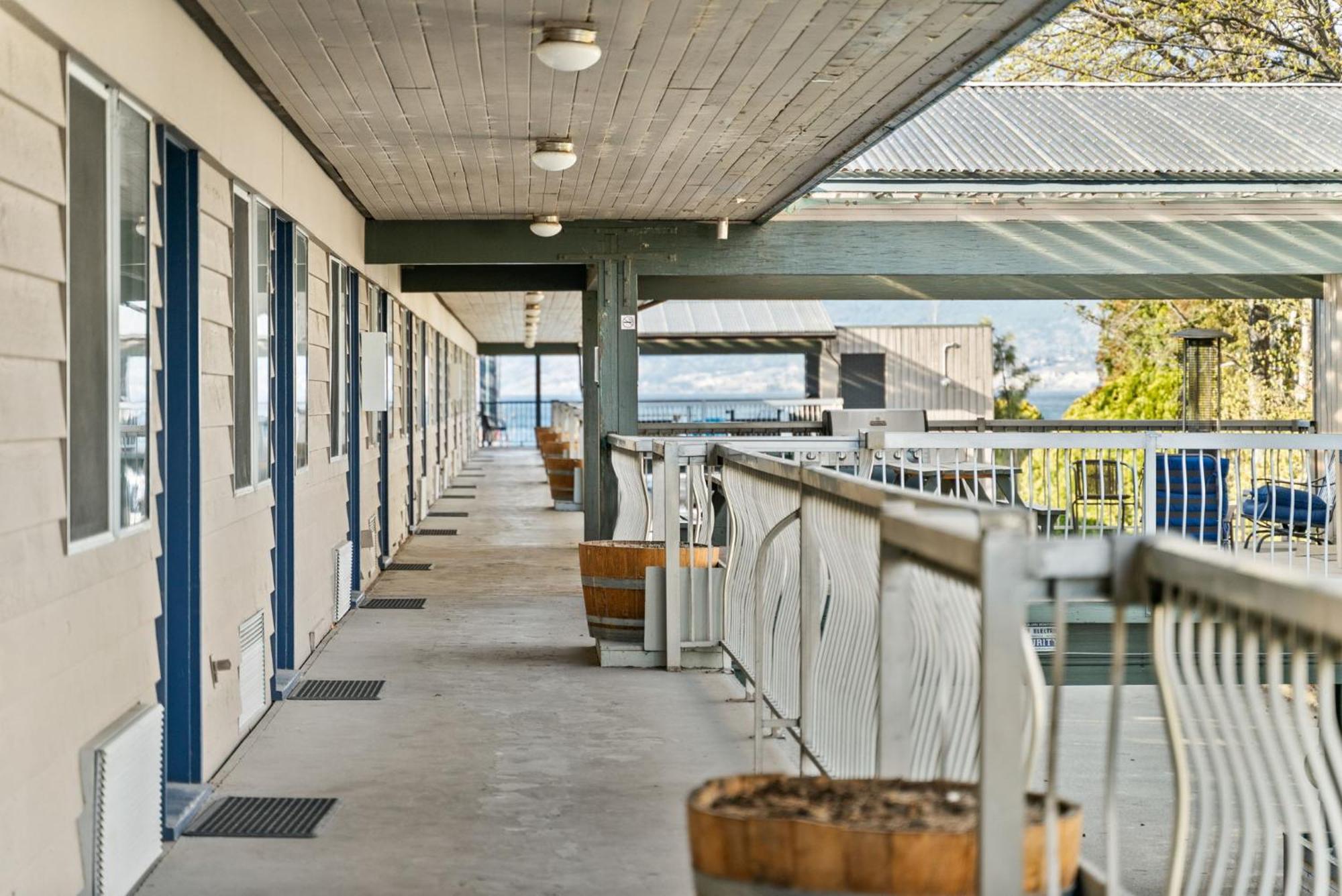 Okanagan Lakefront Resort Penticton Exterior foto